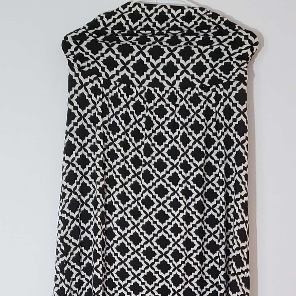 Tube black and white maxi